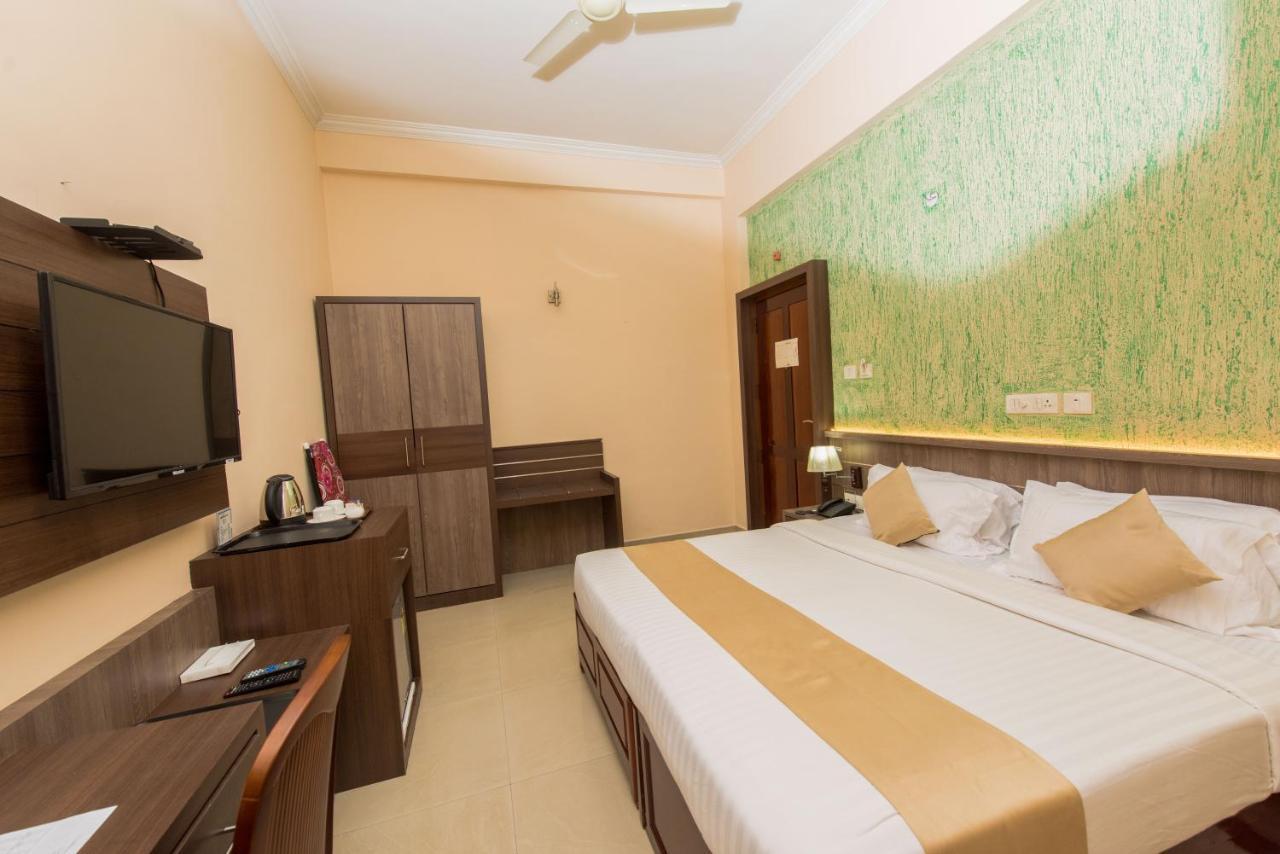 Kallada Golden Hotel Thrissur Εξωτερικό φωτογραφία